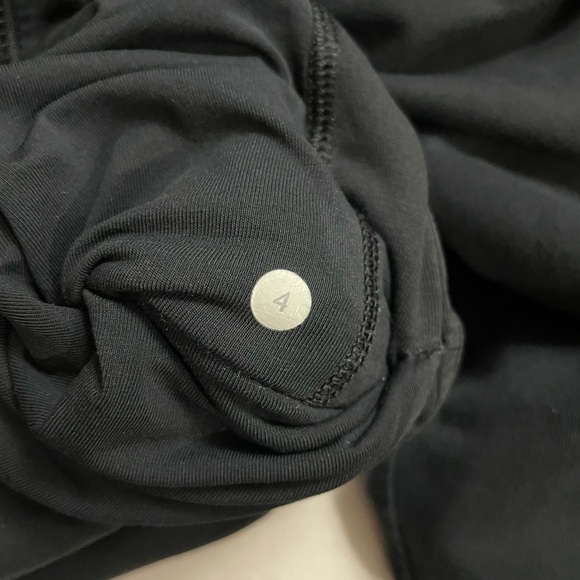 Lululemon Full Zip Black Hoodie Jacket Size 4 Thumb Holes - Picture 7 of 7